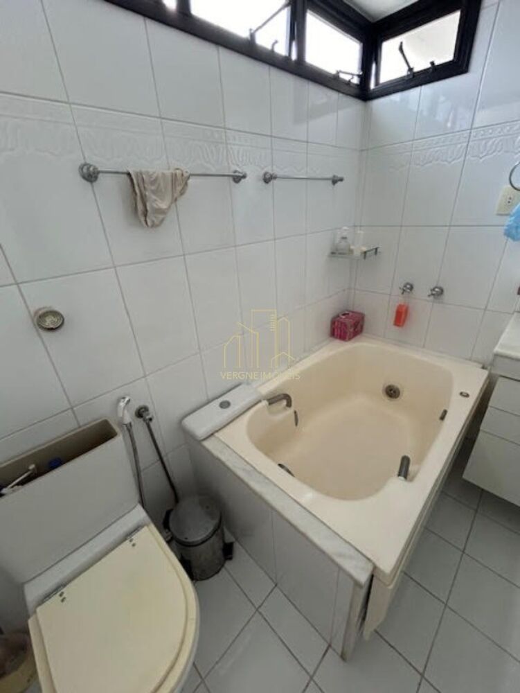 Apartamento à venda com 4 quartos, 225m² - Foto 2