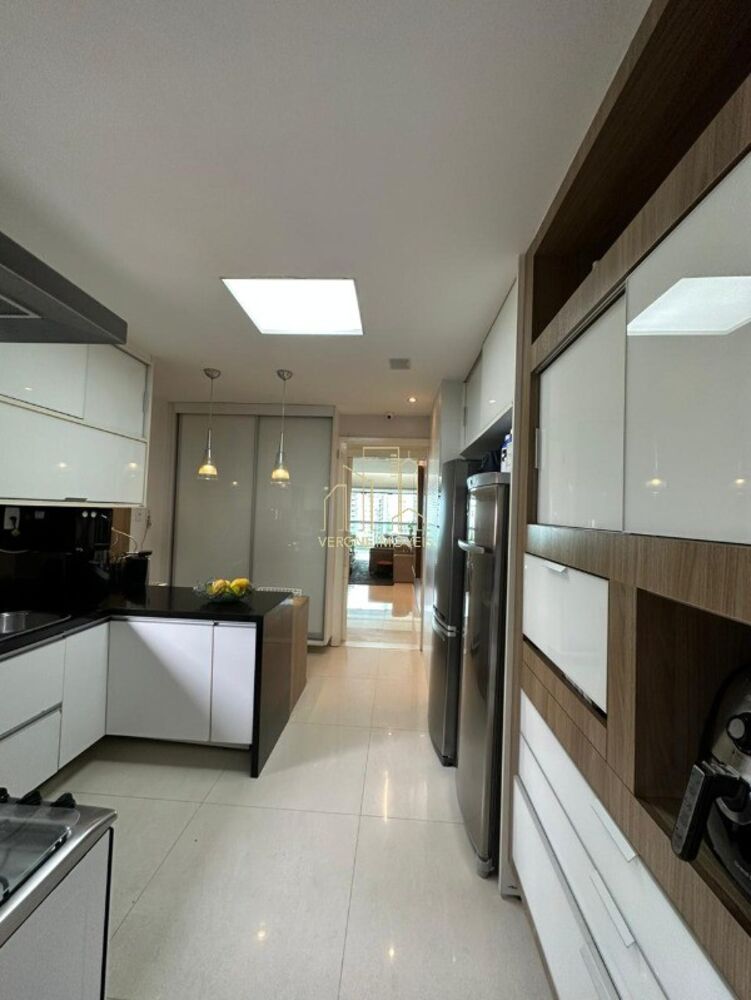 Apartamento, 4 quartos, 235 m² - Foto 1