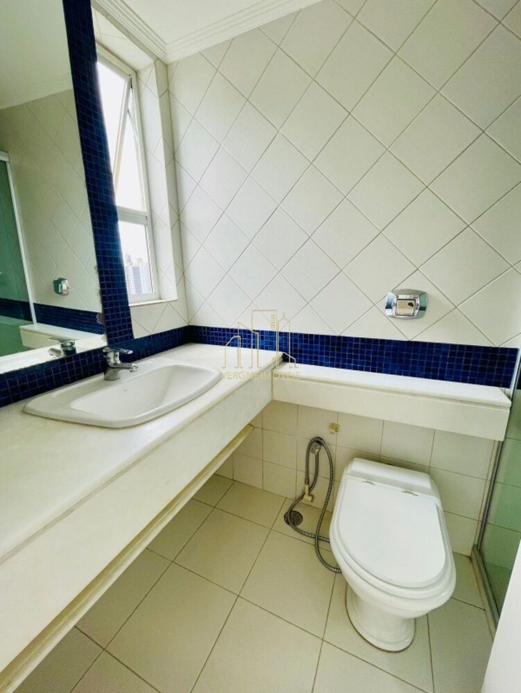 Apartamento à venda com 4 quartos, 200m² - Foto 2