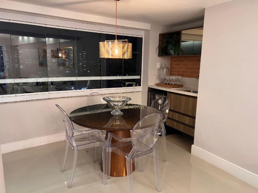 Apartamento à venda com 3 quartos, 81m² - Foto 2