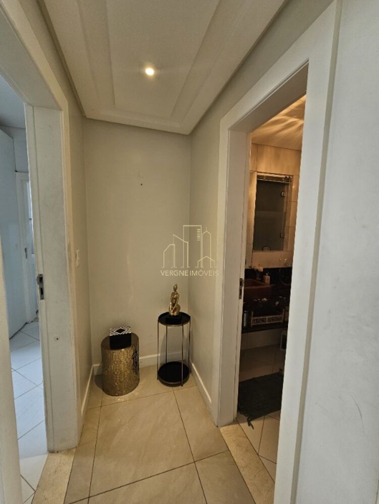 Apartamento à venda com 3 quartos, 204m² - Foto 2