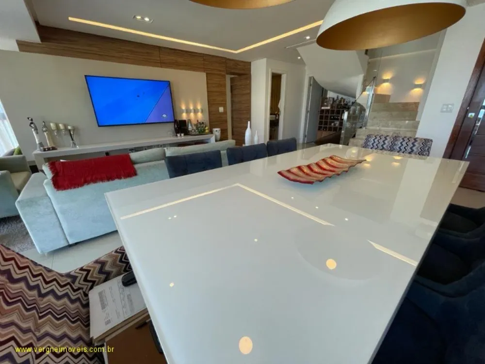 Cobertura, 3 quartos, 233 m² - Foto 4