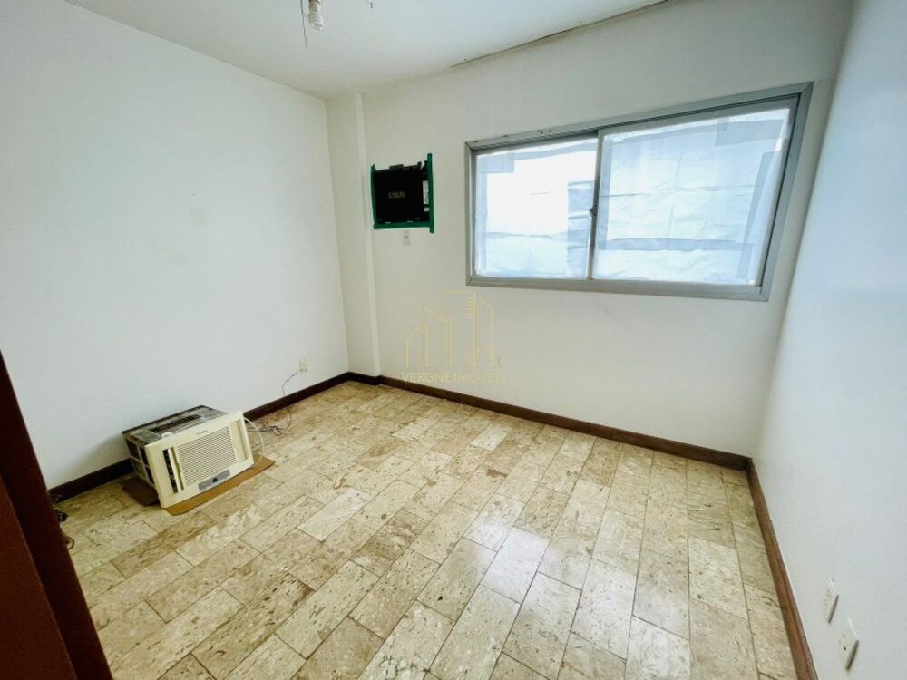 Apartamento à venda com 4 quartos, 200m² - Foto 3