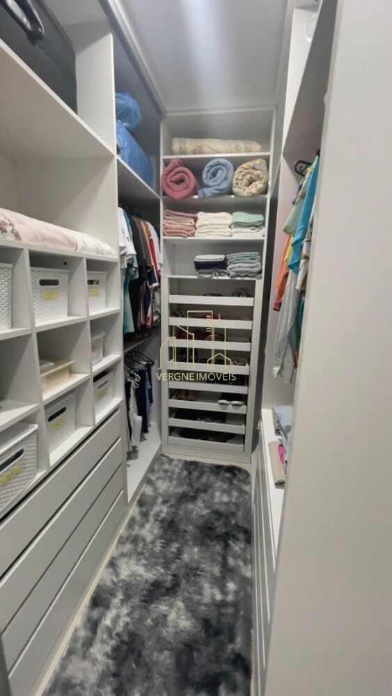 Casa de Condomínio à venda com 3 quartos, 250m² - Foto 3