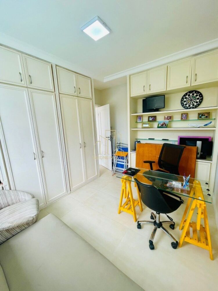 Cobertura, 3 quartos, 196 m² - Foto 2