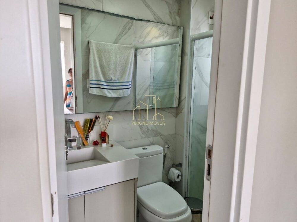 Apartamento à venda com 2 quartos, 70m² - Foto 4