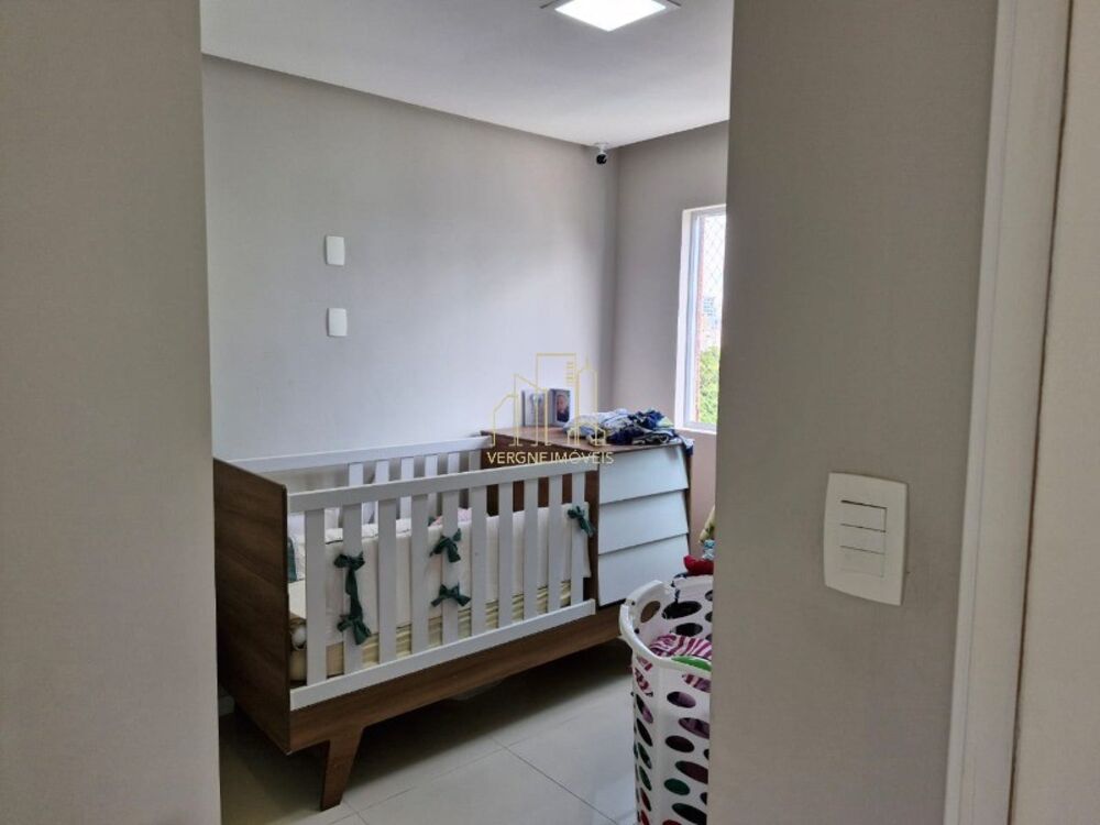 Apartamento à venda com 2 quartos, 70m² - Foto 2