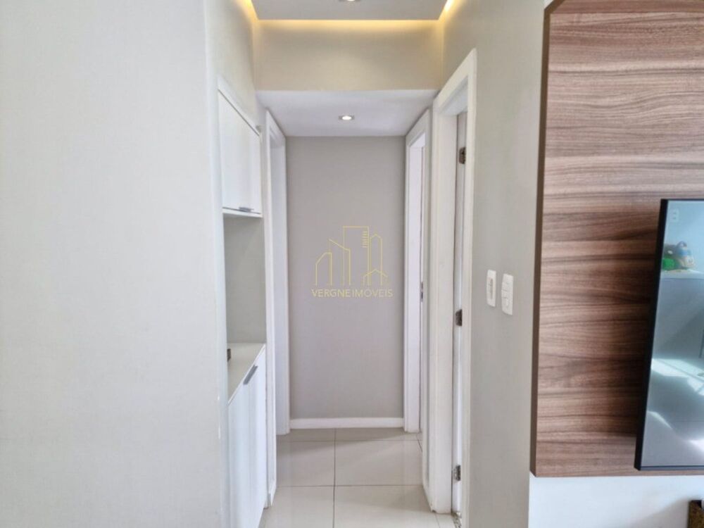 Apartamento à venda com 2 quartos, 70m² - Foto 1