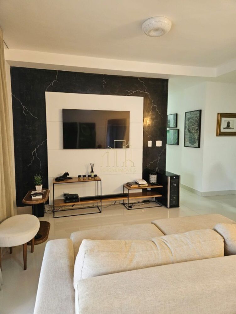 Apartamento à venda com 3 quartos, 130m² - Foto 1