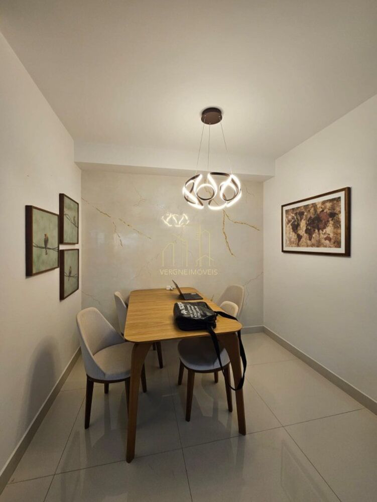 Apartamento à venda com 3 quartos, 130m² - Foto 2