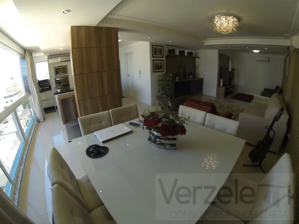 Apartamento, 3 quartos, 140 m² - Foto 1