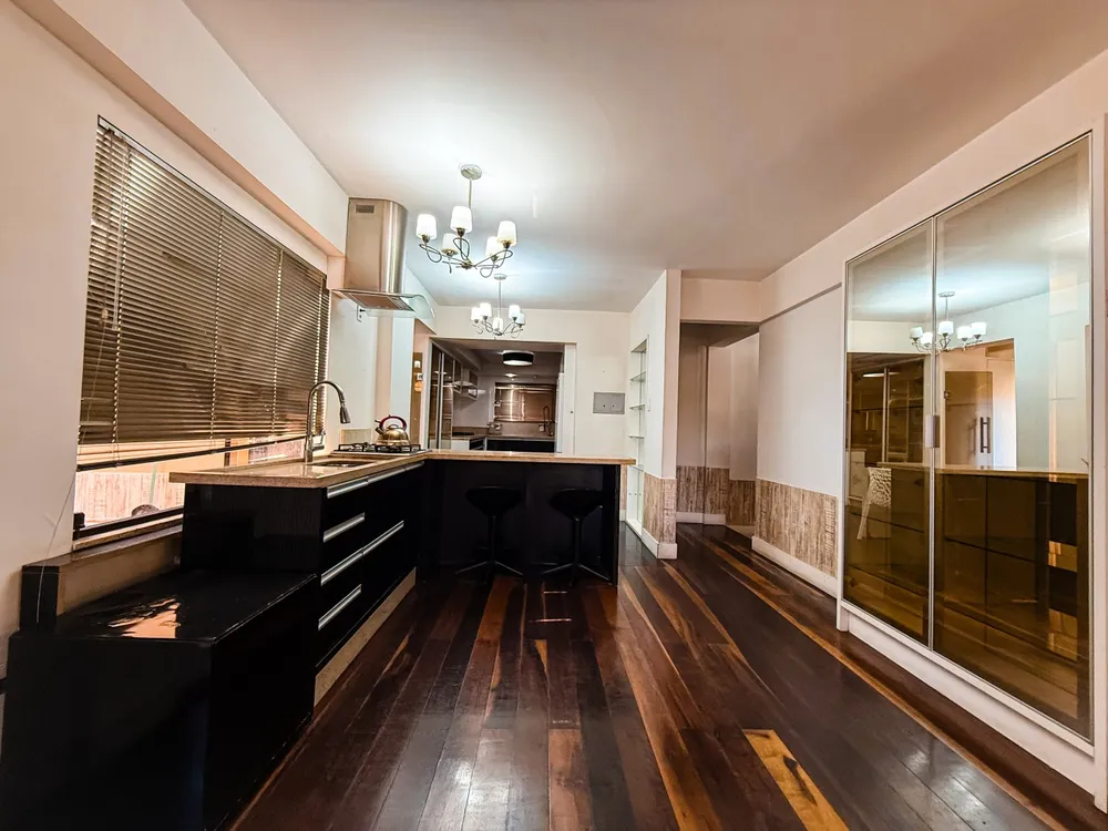 Casa, 5 quartos, 1000 m² - Foto 1