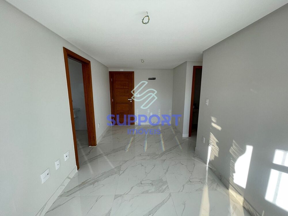 Apartamento à venda com 2 quartos, 65m² - Foto 2