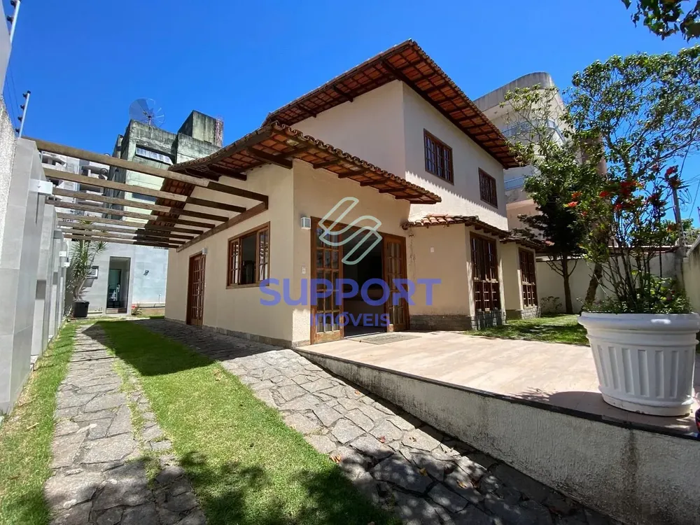 Casa, 6 quartos, 215 m² - Foto 1