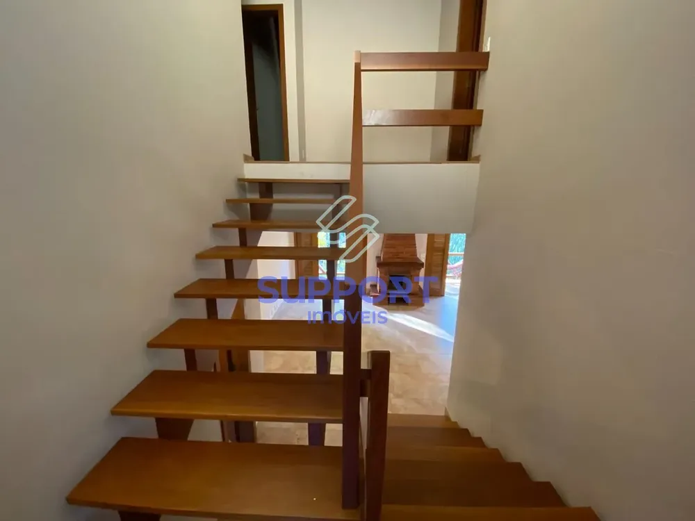 Casa, 4 quartos, 300 m² - Foto 1