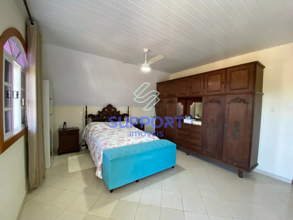 Casa, 6 quartos, 222 m² - Foto 2