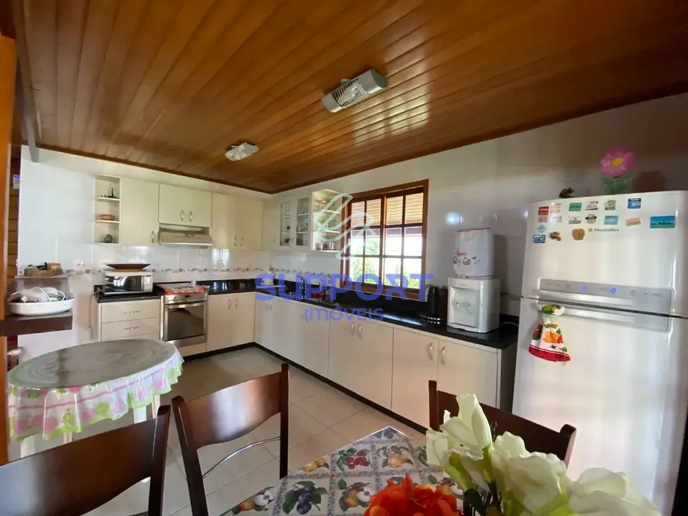 Casa, 6 quartos, 300 m² - Foto 1