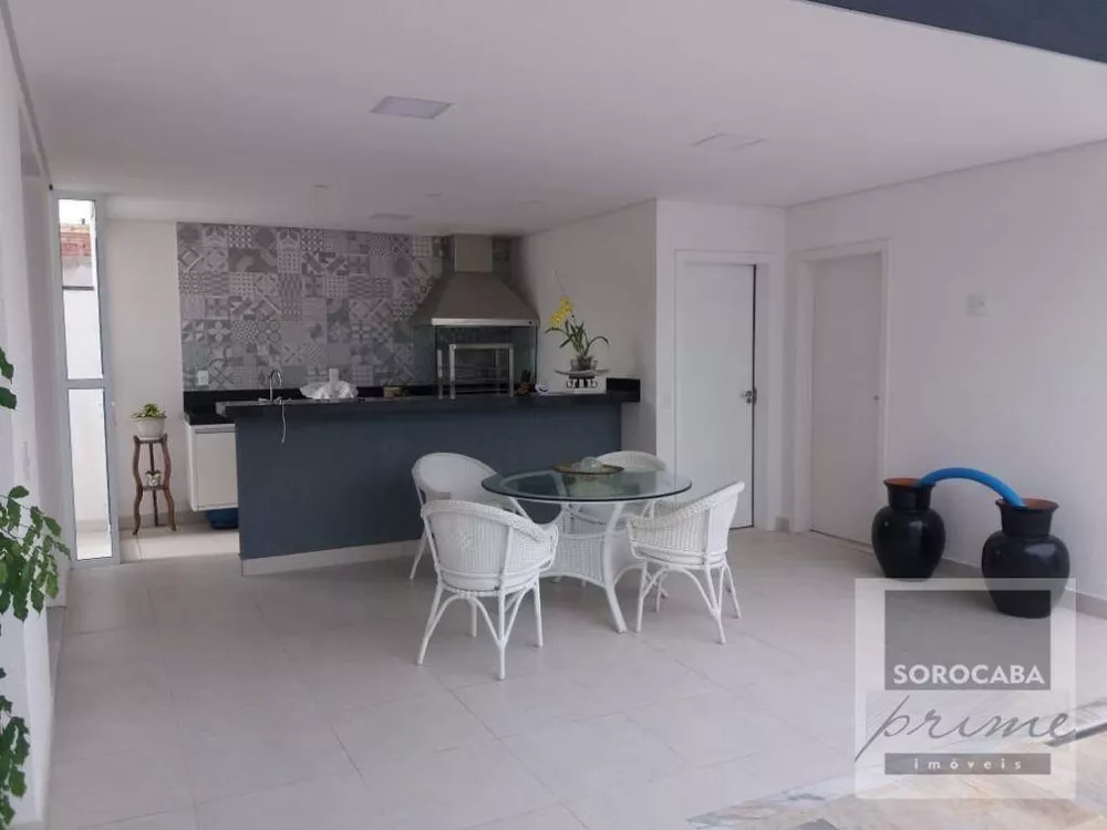 Sobrado à venda com 4 quartos, 300m² - Foto 1