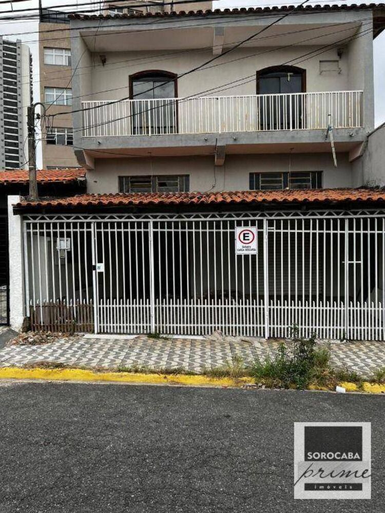 Sobrado, 3 quartos, 282 m² - Foto 1