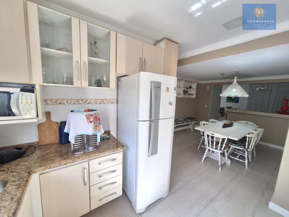 Casa, 4 quartos, 223 m² - Foto 1