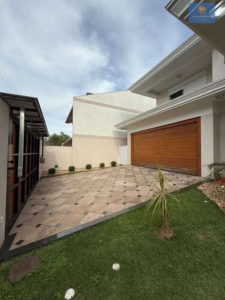Sobrado, 3 quartos, 263 m² - Foto 1