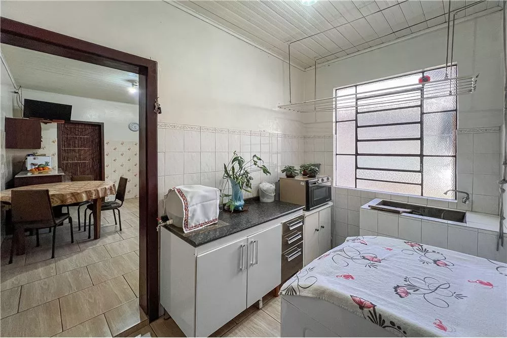 Casa à venda com 3 quartos, 82m² - Foto 4