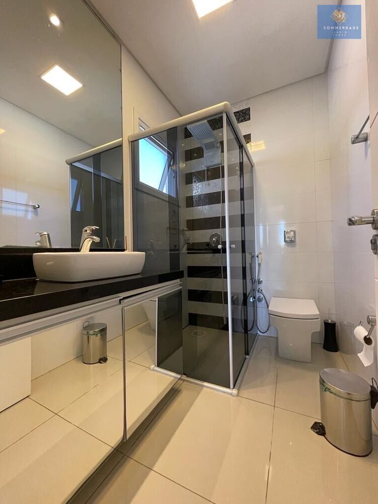 Sobrado, 3 quartos, 208 m² - Foto 1