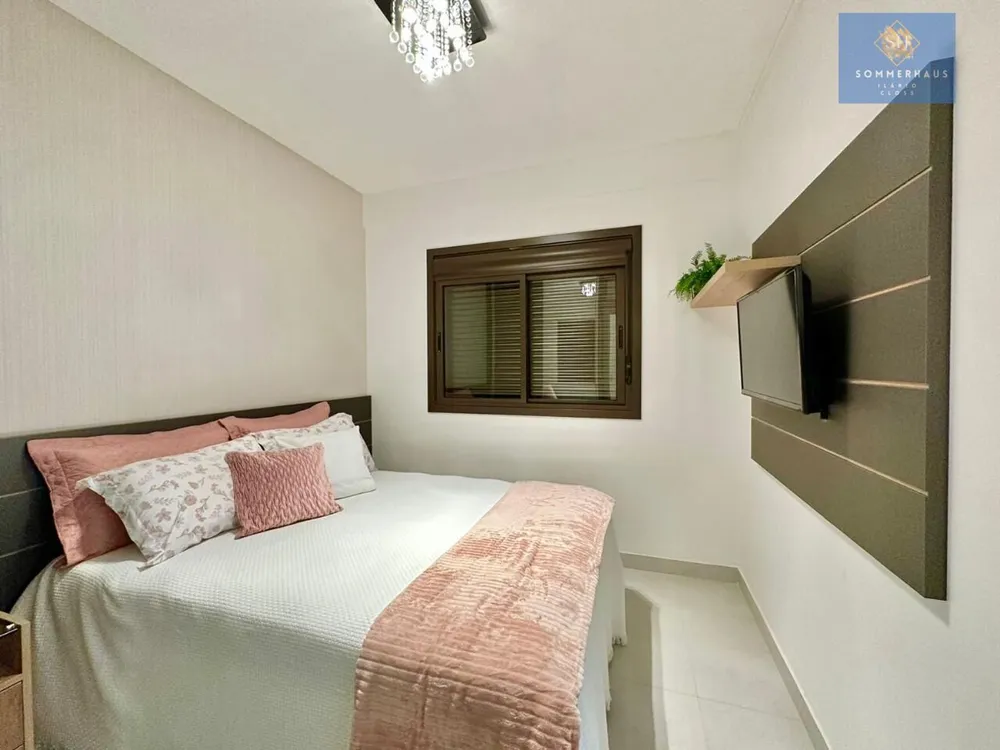 Apartamento, 3 quartos, 240 m² - Foto 1