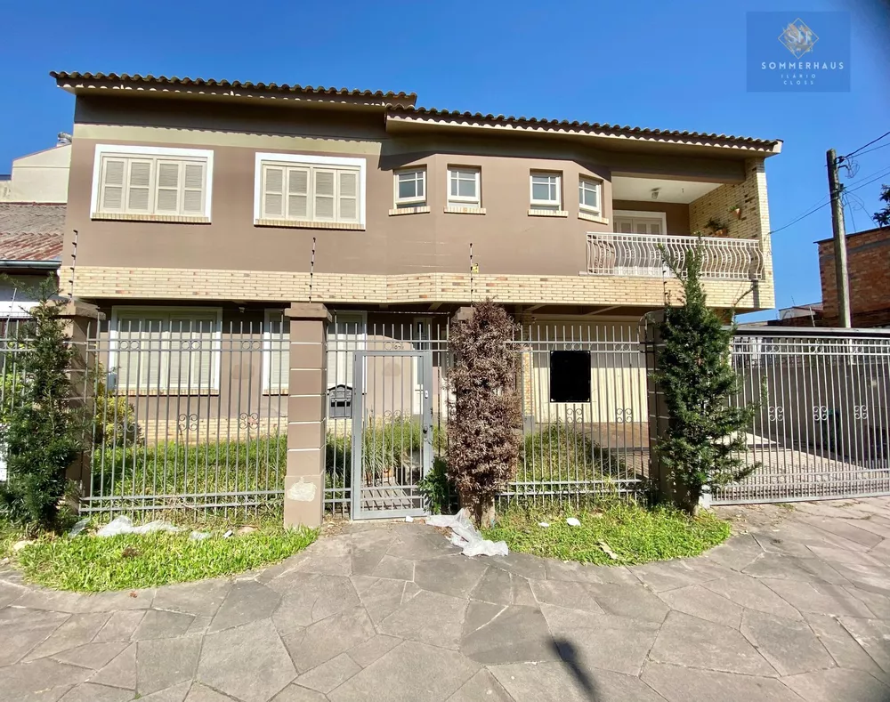 Casa à venda com 4 quartos, 284m² - Foto 1