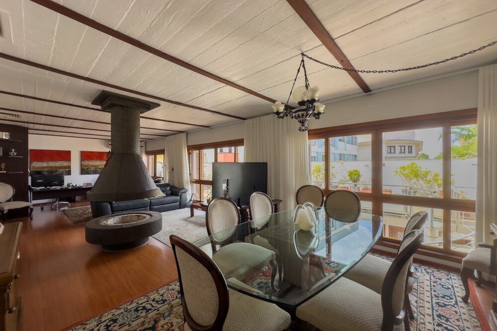 Casa à venda com 3 quartos, 300m² - Foto 4