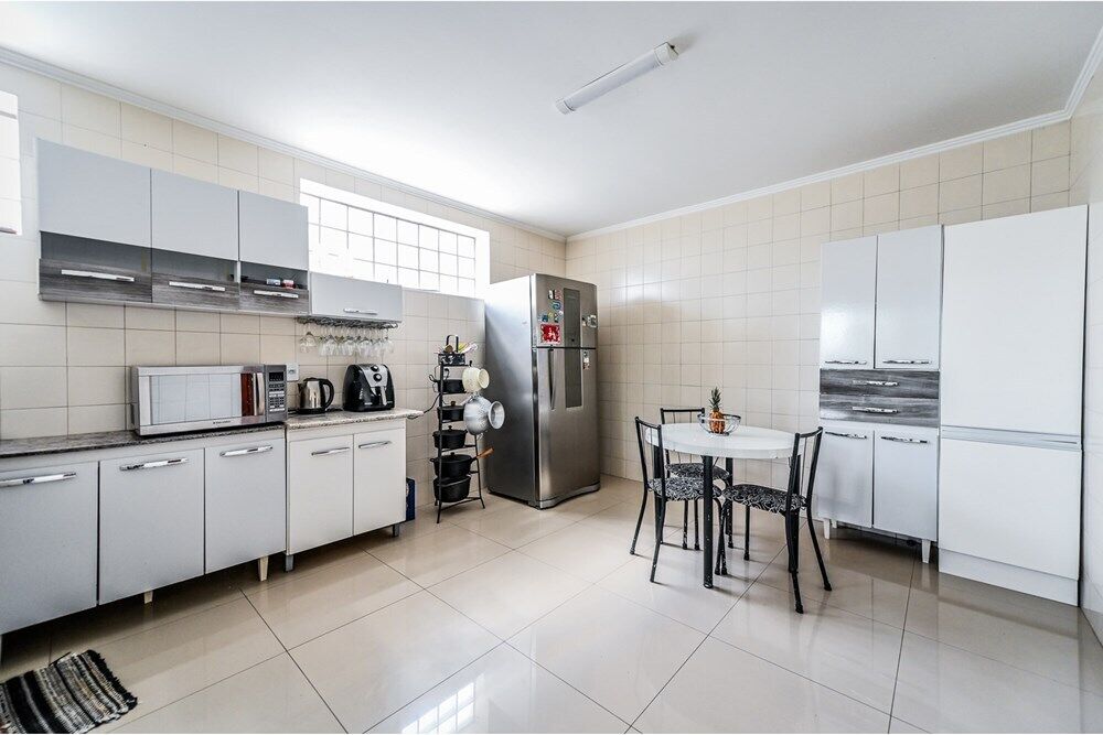 Casa de Condomínio à venda com 4 quartos, 231m² - Foto 4
