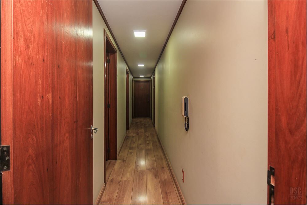 Apartamento à venda com 4 quartos, 217m² - Foto 1