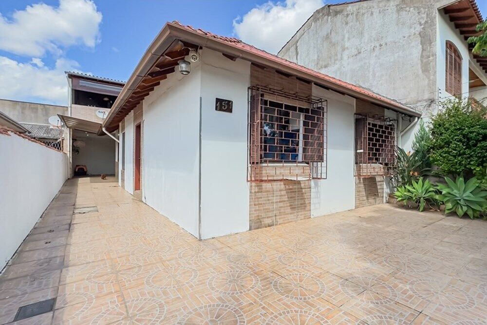 Casa à venda com 2 quartos, 200m² - Foto 1