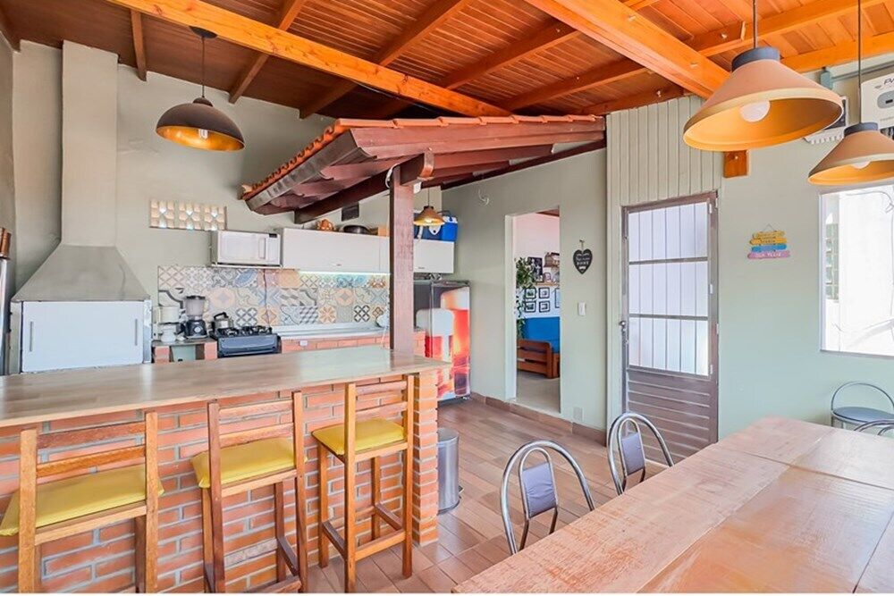 Casa à venda com 2 quartos, 200m² - Foto 2