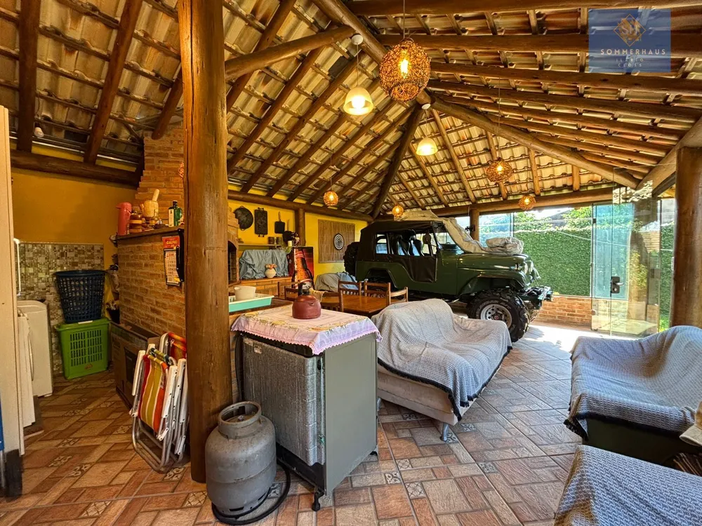 Casa, 3 quartos, 278 m² - Foto 1