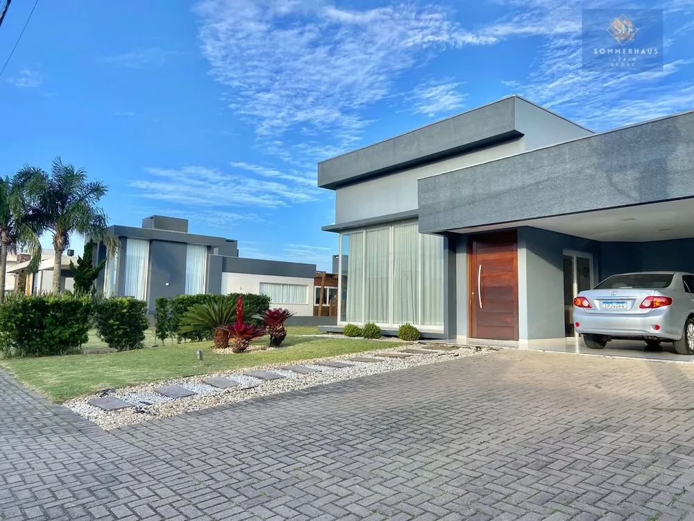 Casa de Condomínio à venda com 3 quartos, 367m² - Foto 1