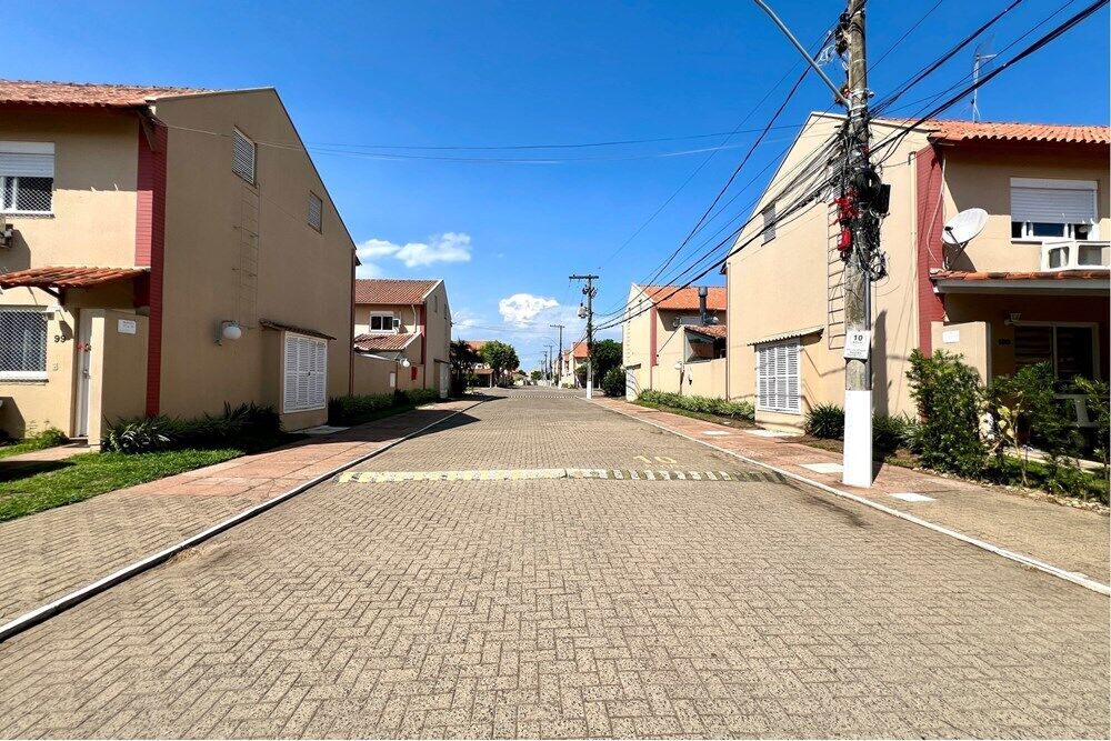 Casa à venda com 2 quartos, 103m² - Foto 2