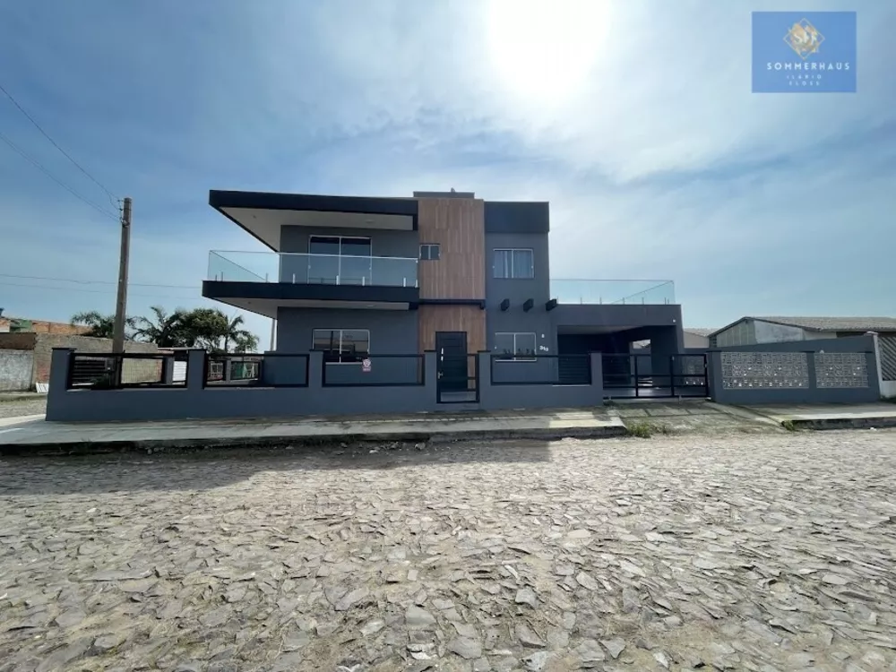 Casa à venda com 4 quartos, 200m² - Foto 2