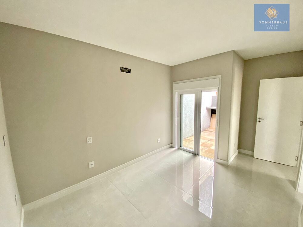 Casa à venda com 3 quartos, 80m² - Foto 11