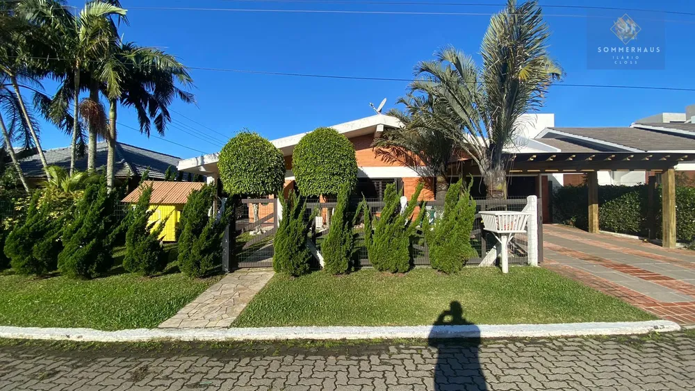 Casa, 3 quartos, 239 m² - Foto 1