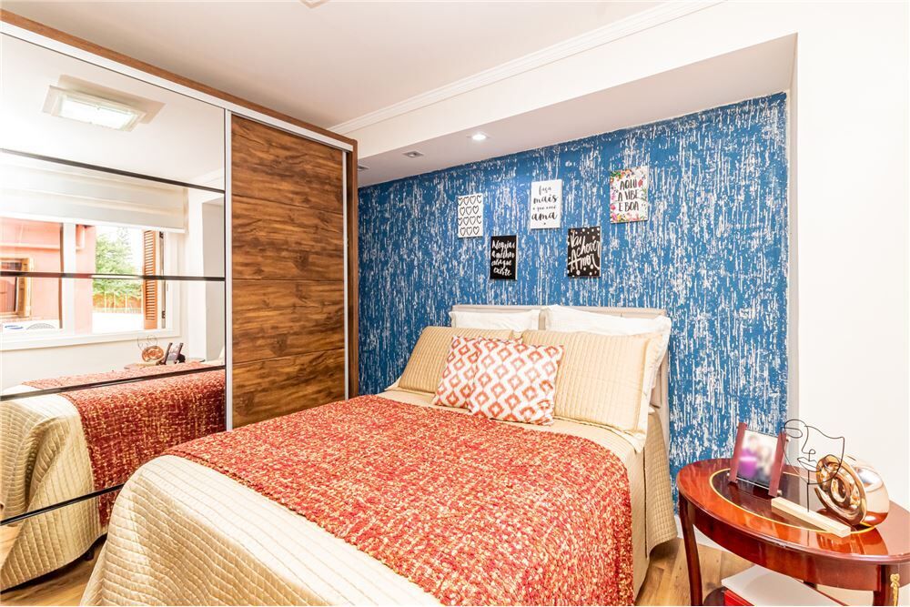 Casa de Condomínio à venda com 3 quartos, 214m² - Foto 3