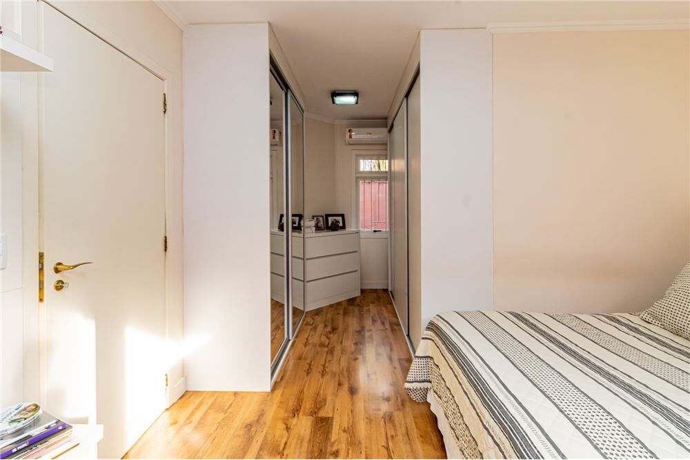 Casa de Condomínio à venda com 3 quartos, 214m² - Foto 2