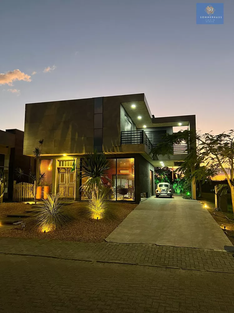 Casa de Condomínio à venda com 3 quartos, 275m² - Foto 1