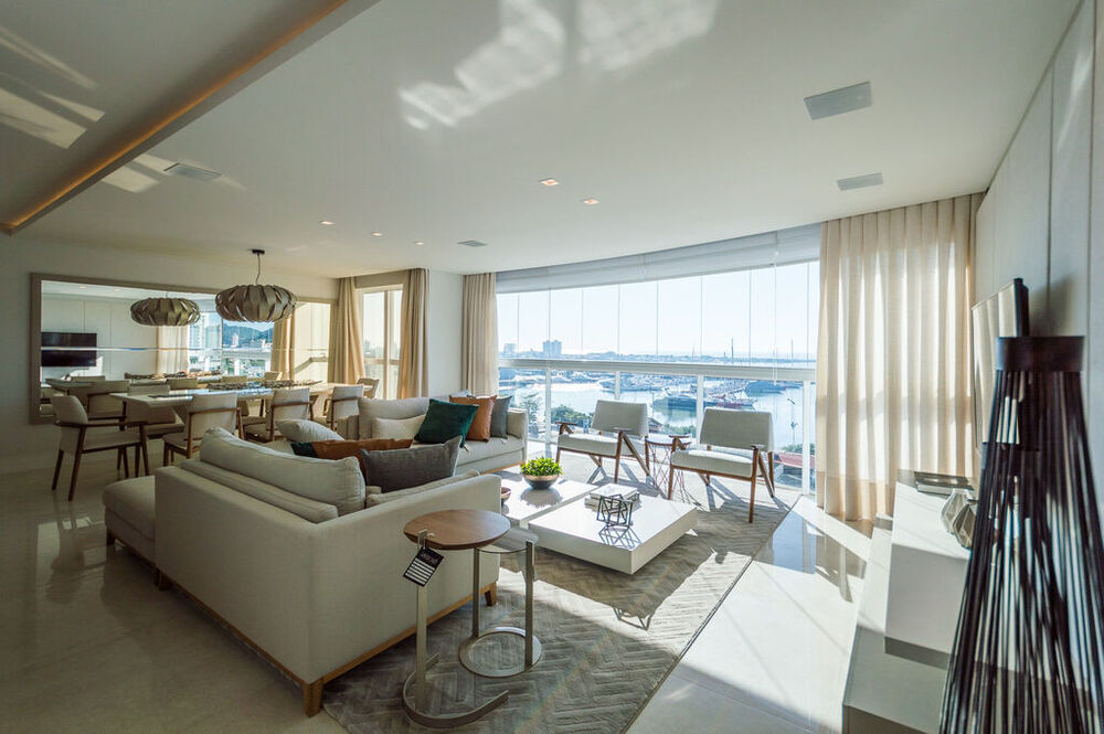 Apartamento à venda com 4 quartos, 283m² - Foto 1