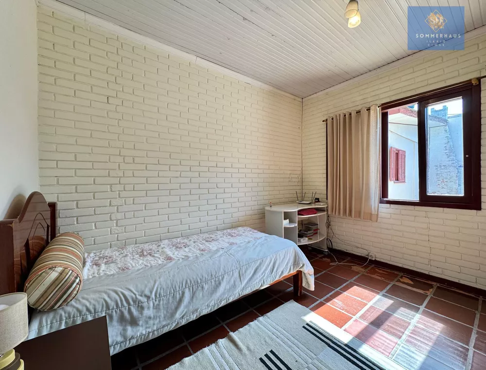 Casa, 4 quartos, 136 m² - Foto 1