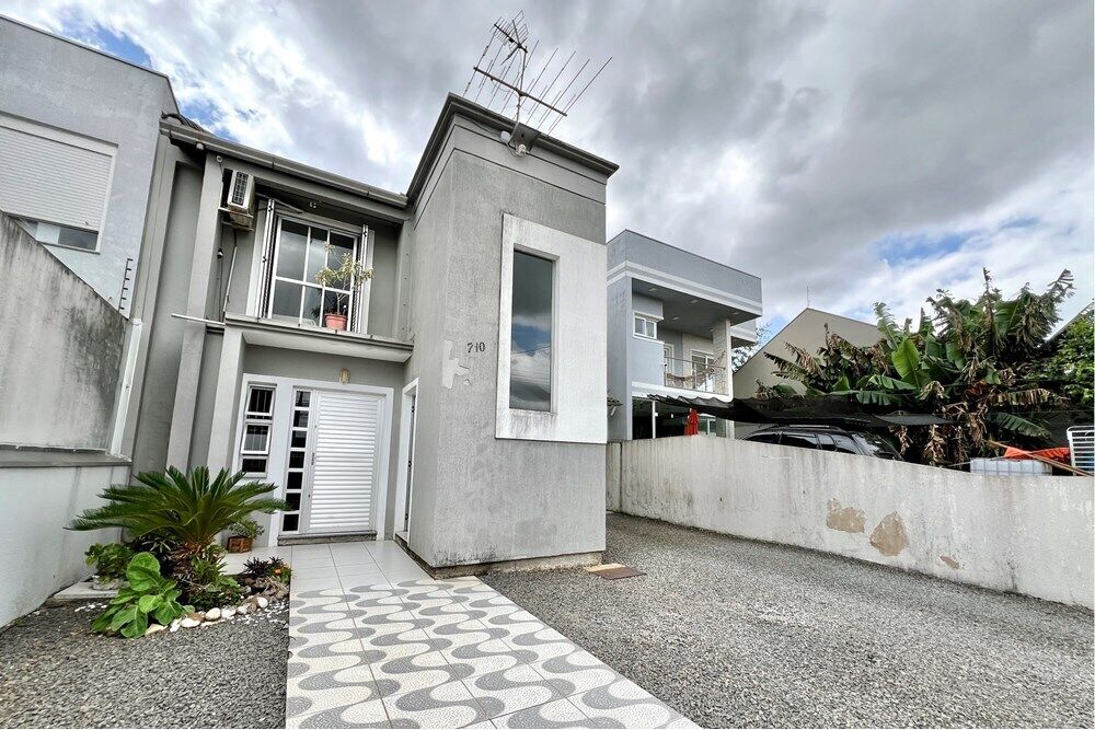 Casa à venda com 4 quartos, 227m² - Foto 4