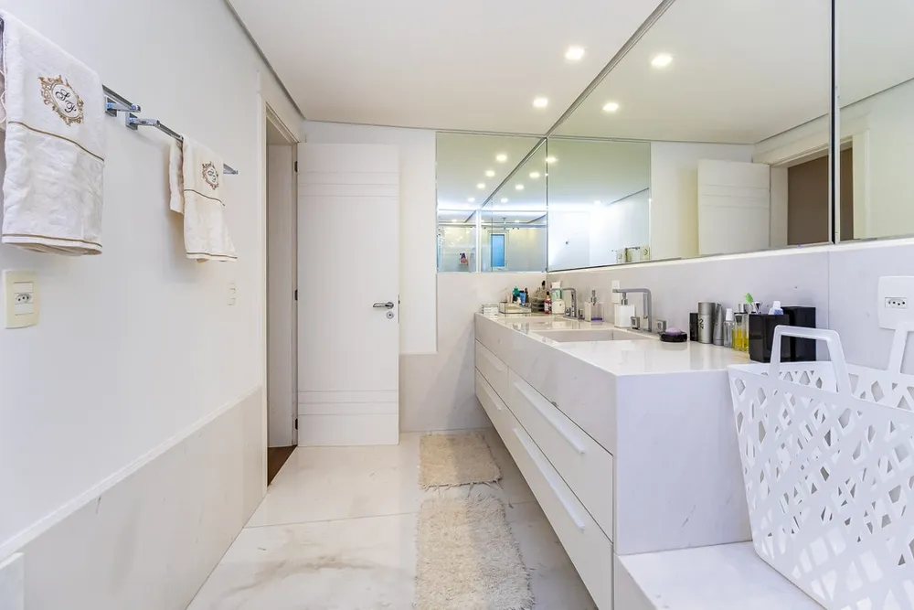 Apartamento, 3 quartos, 223 m² - Foto 2
