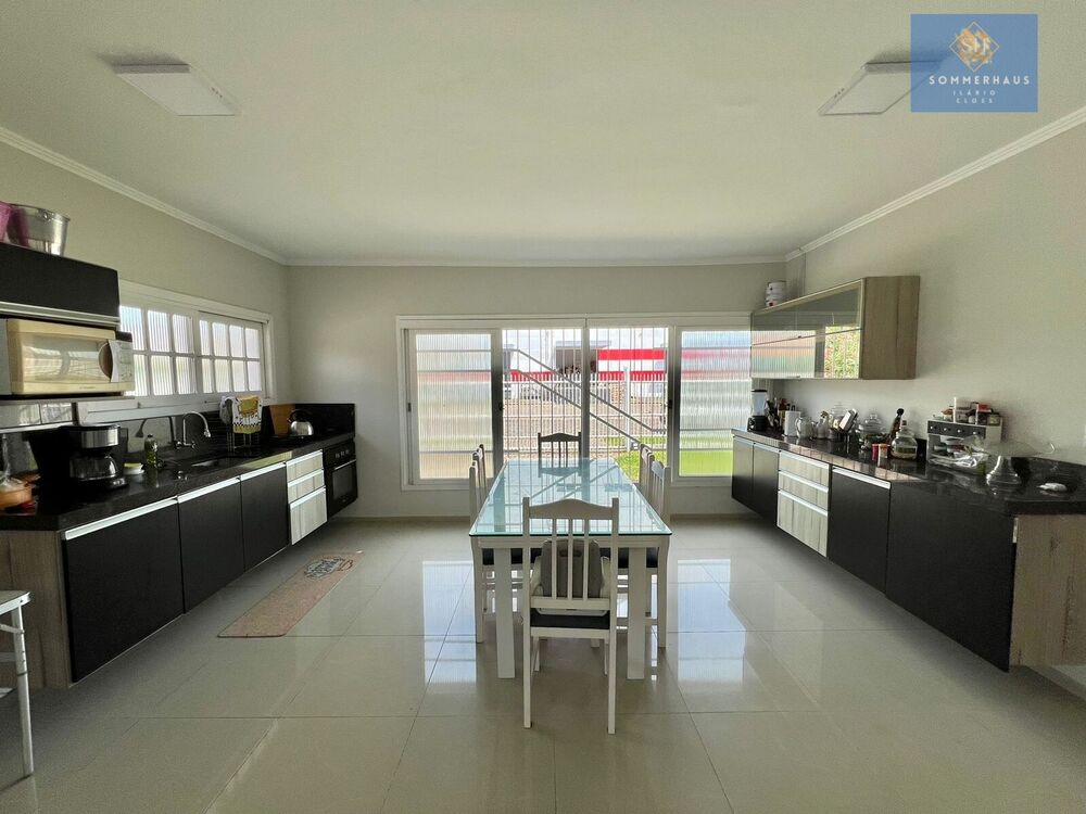 Casa, 4 quartos, 205 m² - Foto 1