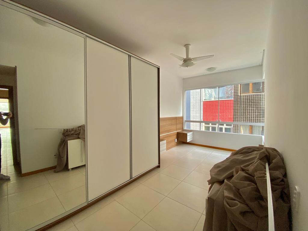 Apartamento à venda com 3 quartos, 120m² - Foto 3