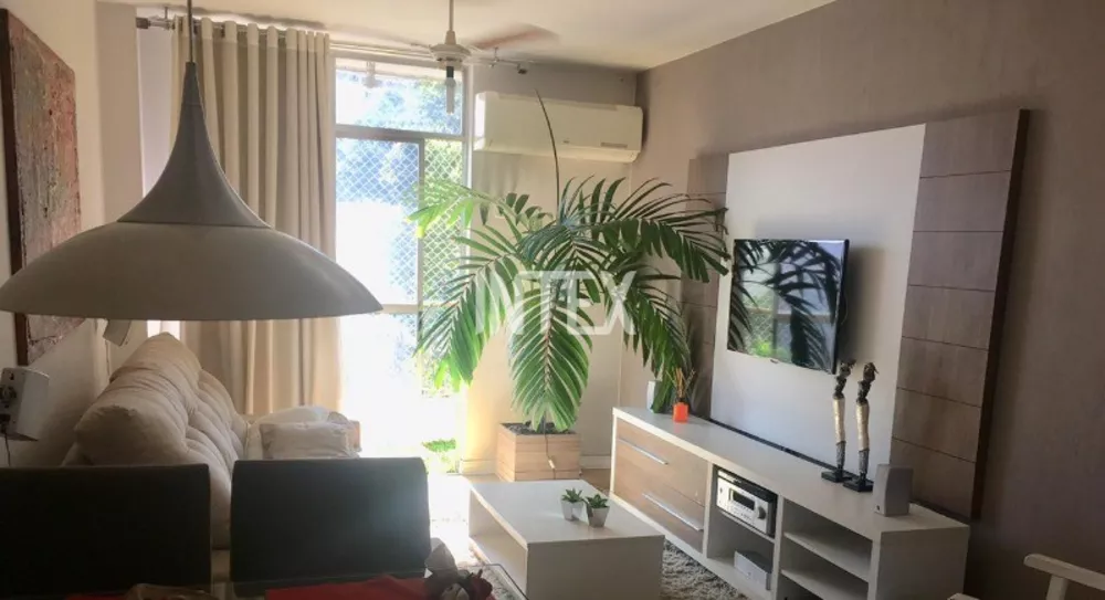 Apartamento à venda com 2 quartos, 75m² - Foto 1